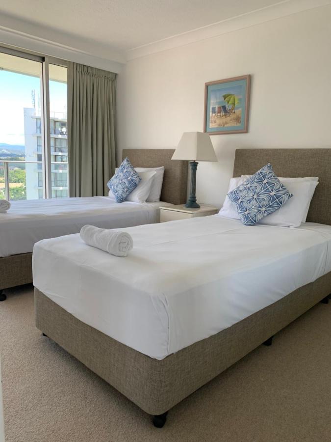 Pacific Regis Beachfront Holiday Apartments Gold Coast Extérieur photo