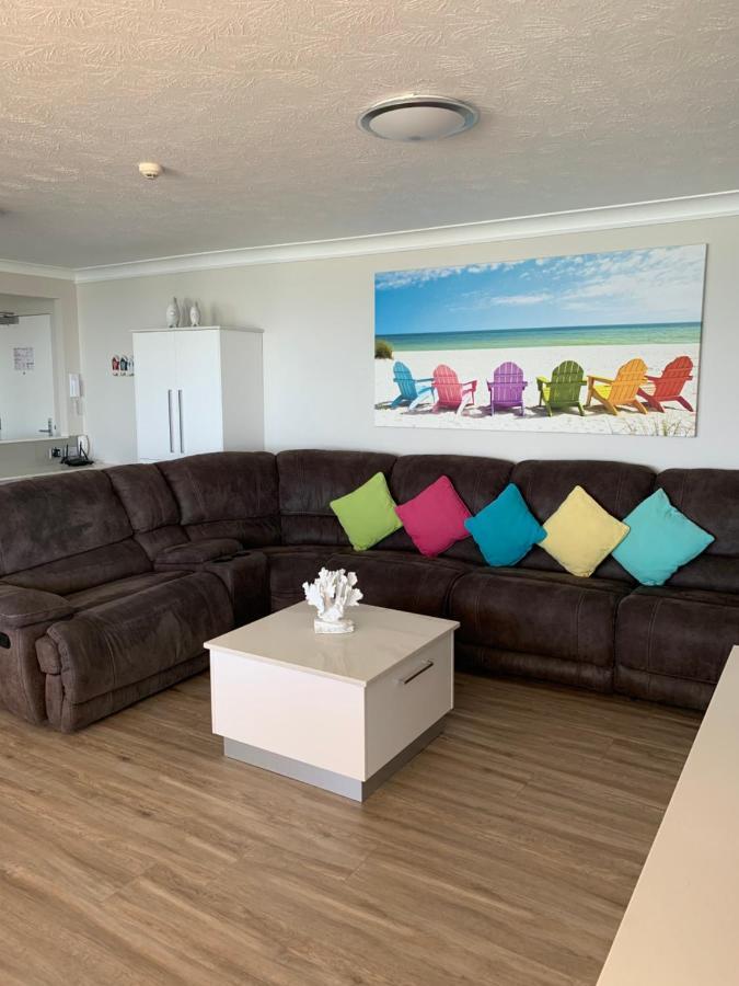 Pacific Regis Beachfront Holiday Apartments Gold Coast Extérieur photo