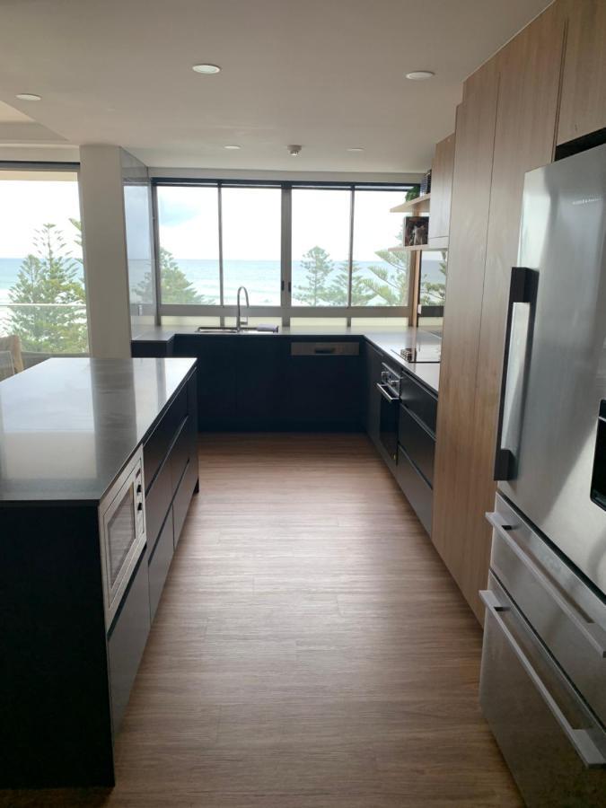 Pacific Regis Beachfront Holiday Apartments Gold Coast Extérieur photo