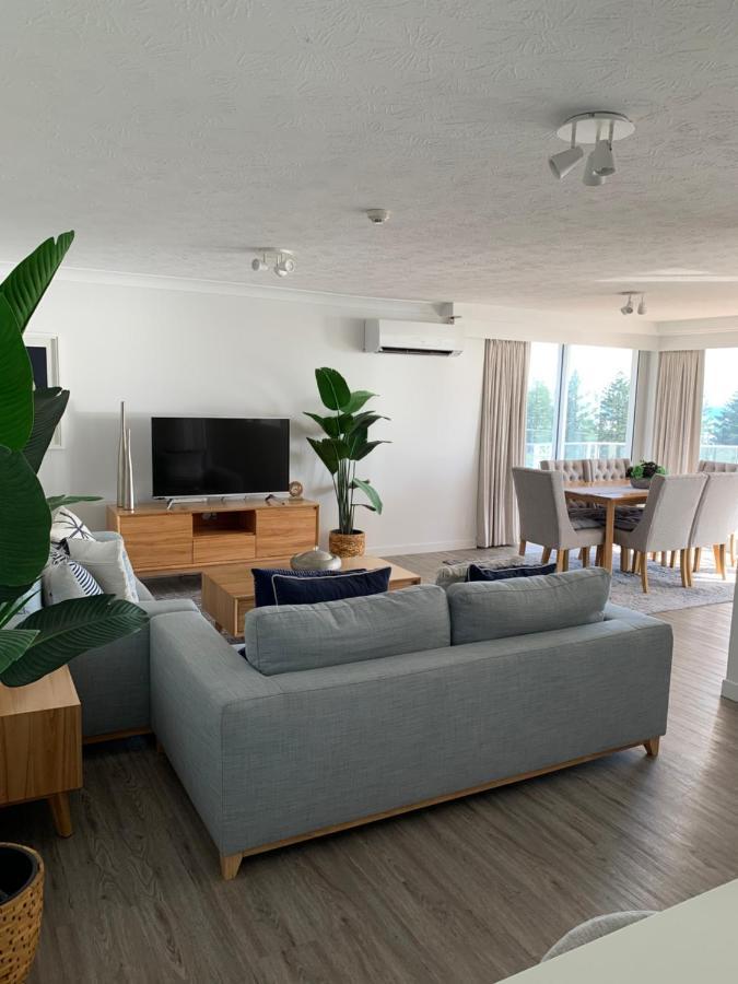 Pacific Regis Beachfront Holiday Apartments Gold Coast Extérieur photo
