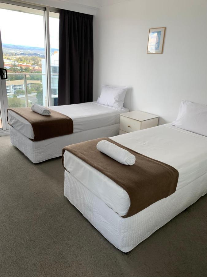 Pacific Regis Beachfront Holiday Apartments Gold Coast Extérieur photo