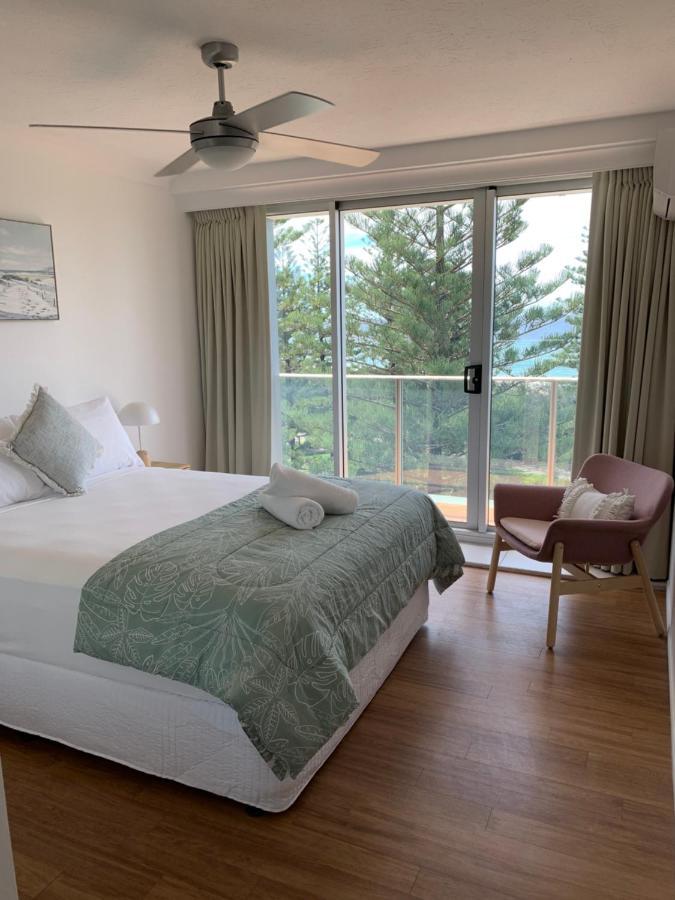 Pacific Regis Beachfront Holiday Apartments Gold Coast Extérieur photo