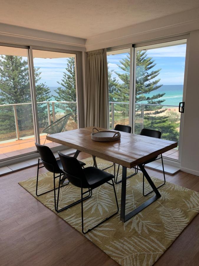 Pacific Regis Beachfront Holiday Apartments Gold Coast Extérieur photo