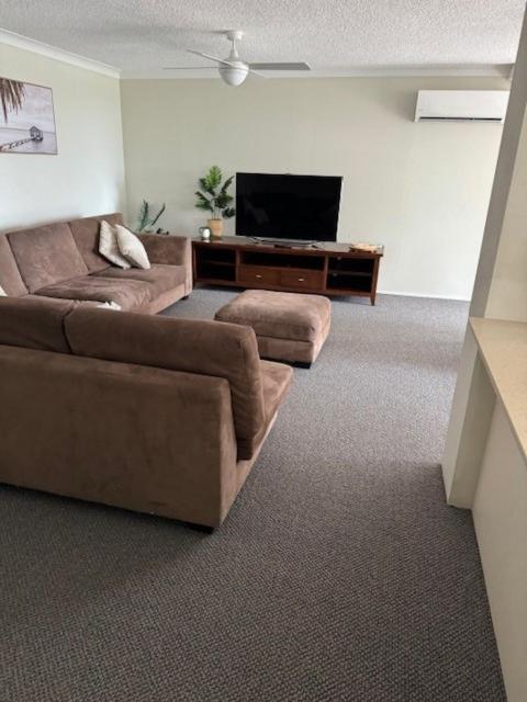 Pacific Regis Beachfront Holiday Apartments Gold Coast Extérieur photo