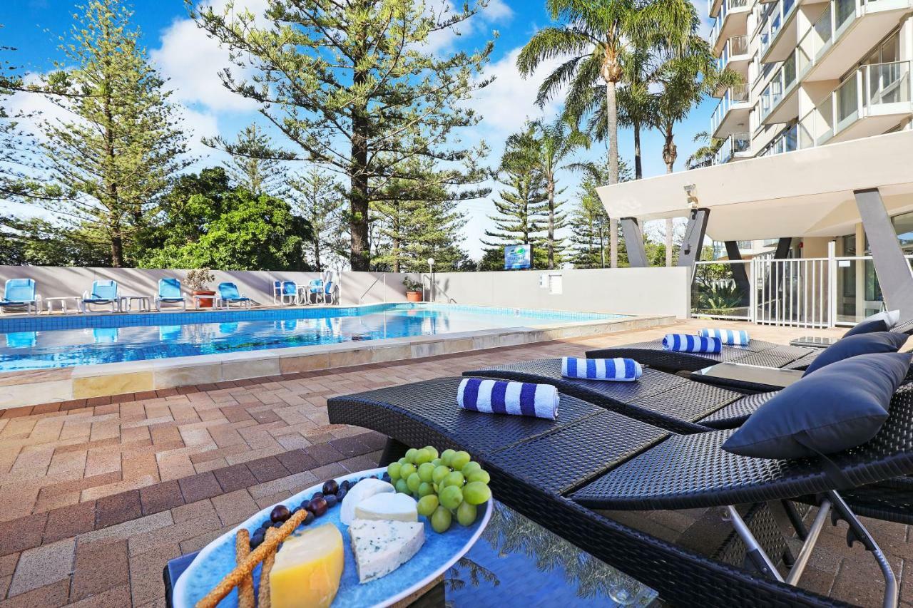 Pacific Regis Beachfront Holiday Apartments Gold Coast Extérieur photo