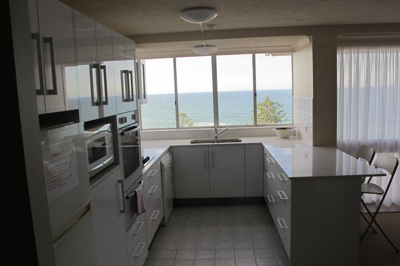 Pacific Regis Beachfront Holiday Apartments Gold Coast Extérieur photo