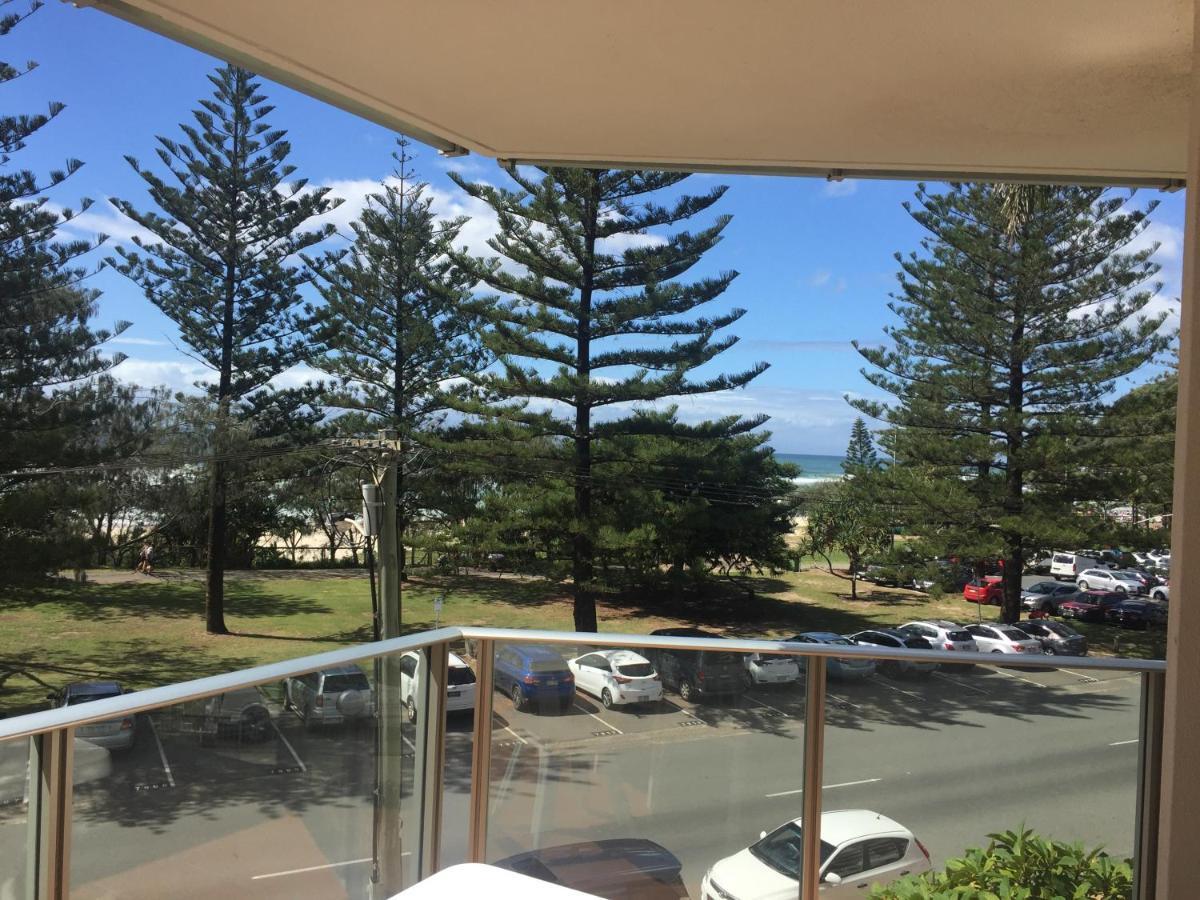 Pacific Regis Beachfront Holiday Apartments Gold Coast Extérieur photo